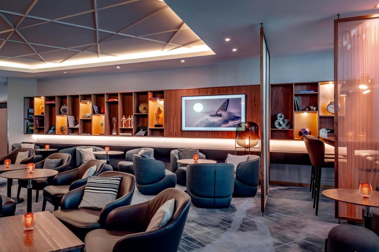 Zurich Marriott Hotel Exteriér fotografie The lounge at London Heathrow Airport
